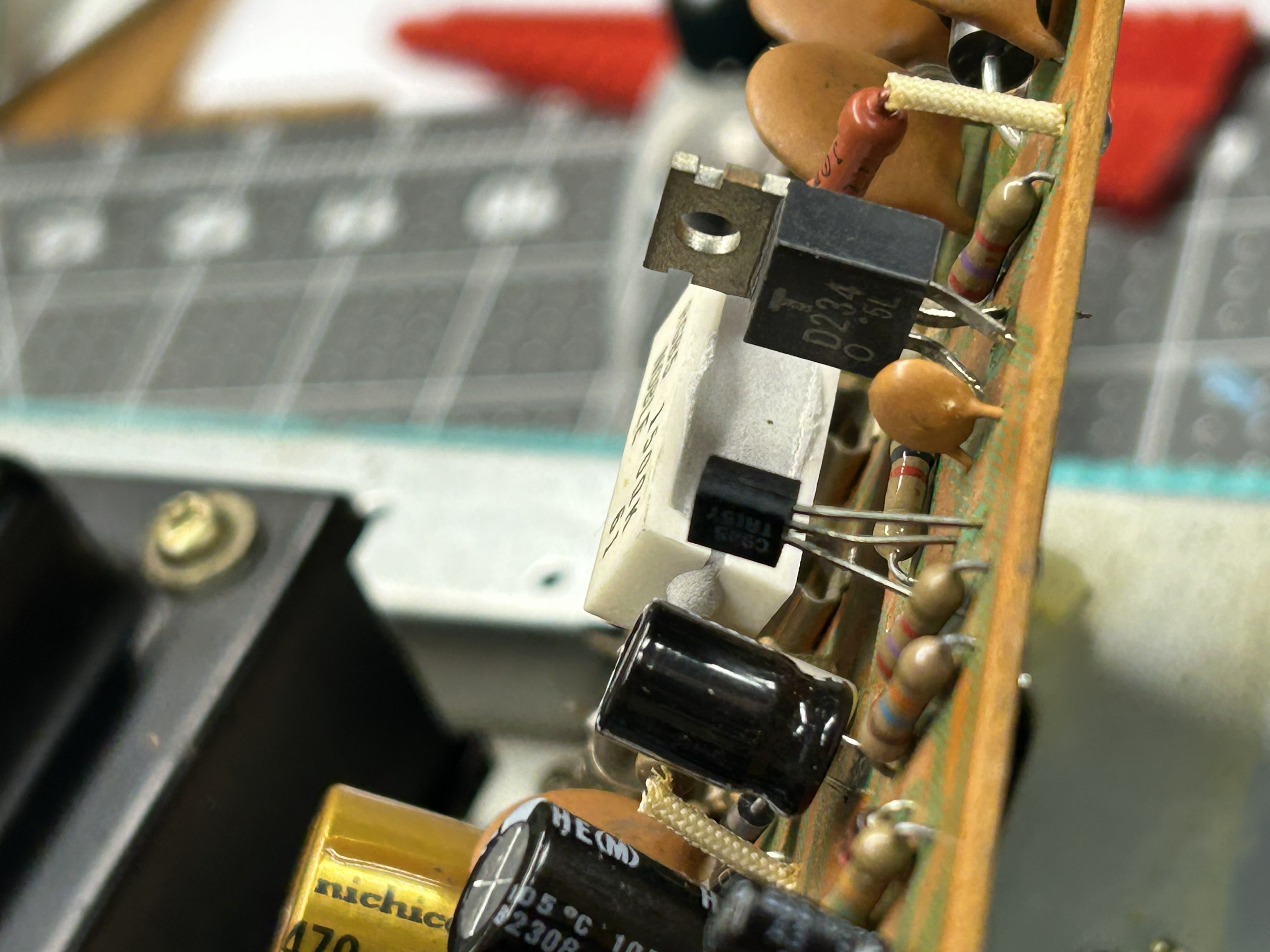 Pioneer SX-535 power amplifier board during restoration